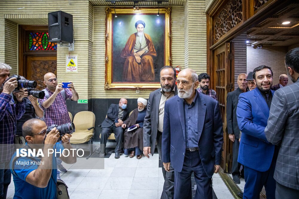 تصاویر: مراسم ختم مرحوم «پرویز داوودی»، معاون اول دولت اول احمدینژاد تصاویر: مراسم ختم مرحوم «پرویز داوودی»، معاون اول دولت اول احمدینژاد