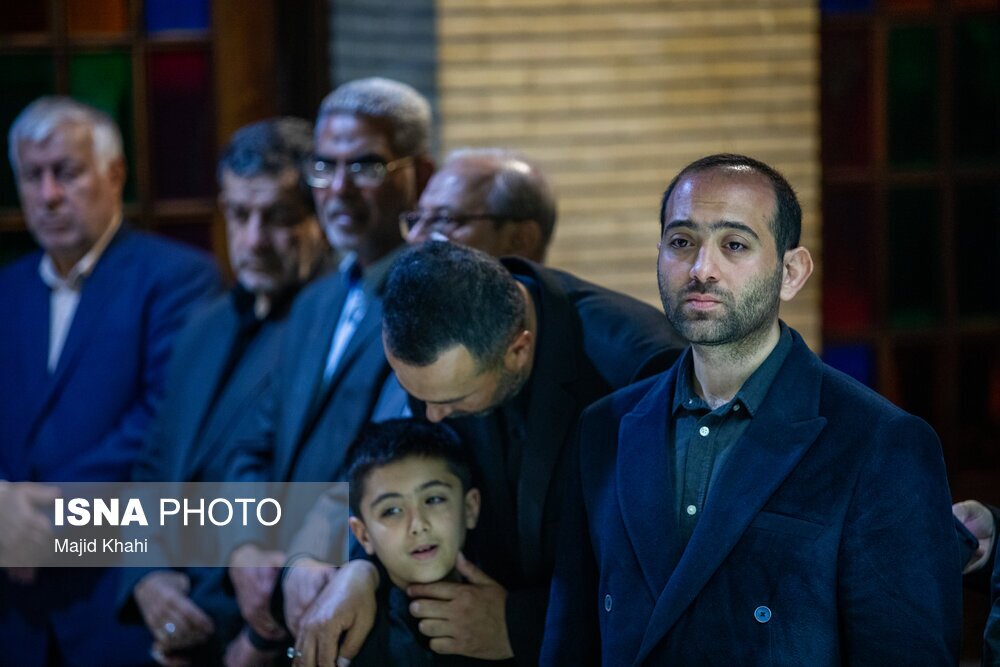 تصاویر: مراسم ختم مرحوم «پرویز داوودی»، معاون اول دولت اول احمدینژاد تصاویر: مراسم ختم مرحوم «پرویز داوودی»، معاون اول دولت اول احمدینژاد