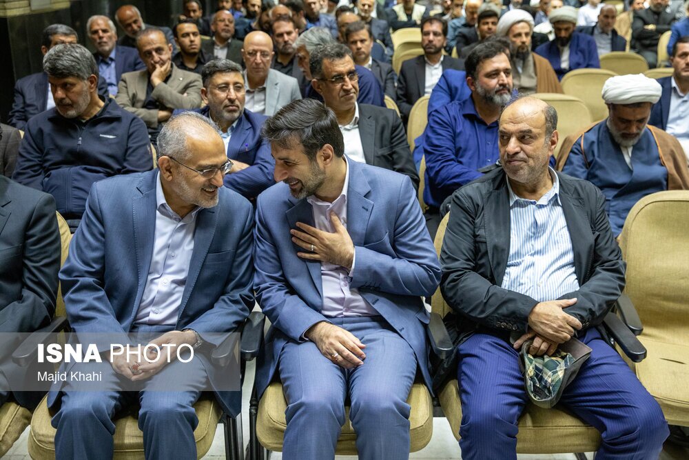 تصاویر: مراسم ختم مرحوم «پرویز داوودی»، معاون اول دولت اول احمدینژاد تصاویر: مراسم ختم مرحوم «پرویز داوودی»، معاون اول دولت اول احمدینژاد