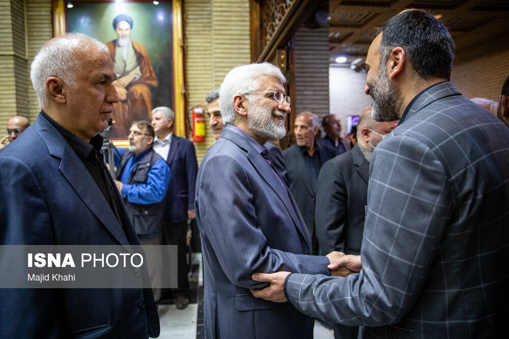 تصاویر: مراسم ختم مرحوم «پرویز داوودی»، معاون اول دولت اول احمدینژاد تصاویر: مراسم ختم مرحوم «پرویز داوودی»، معاون اول دولت اول احمدینژاد