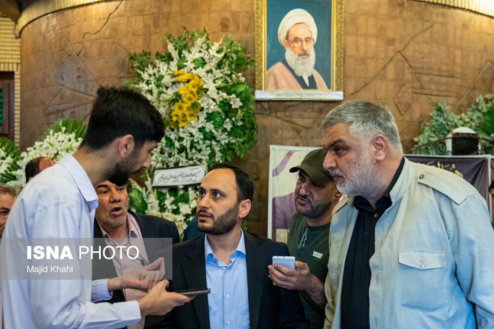 تصاویر: مراسم ختم مرحوم «پرویز داوودی»، معاون اول دولت اول احمدینژاد تصاویر: مراسم ختم مرحوم «پرویز داوودی»، معاون اول دولت اول احمدینژاد