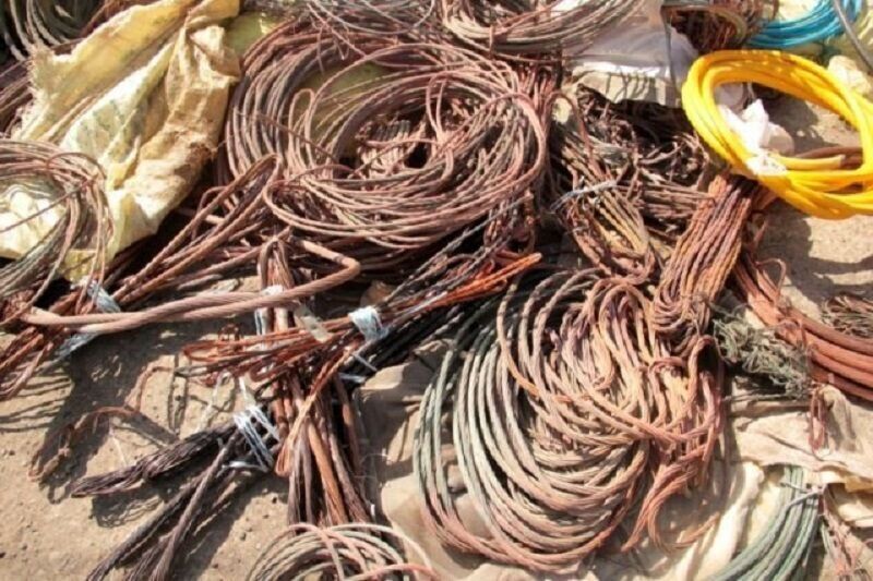 سارقان حرفه‌ای سیم‌های برق با ۵۰ فقره سرقت در بابل دستگیر شدند
