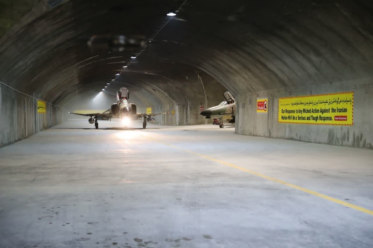 رونمایی نیروی هوایی ارتش از نخستین پایگاه هوایی زیرزمینی خود با نام عقاب ۴۴ + تصاویر