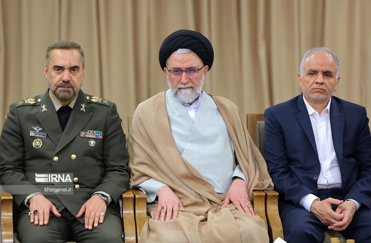 تصاویر: دیدار اعضای هیئت دولت سیزدهم با رهبر انقلاب تصاویر: دیدار اعضای هیئت دولت سیزدهم با رهبر انقلاب