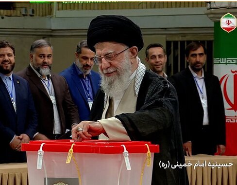 توئیت رهبر معظم انقلاب پس انداختن رای‌شان در صندوق‌