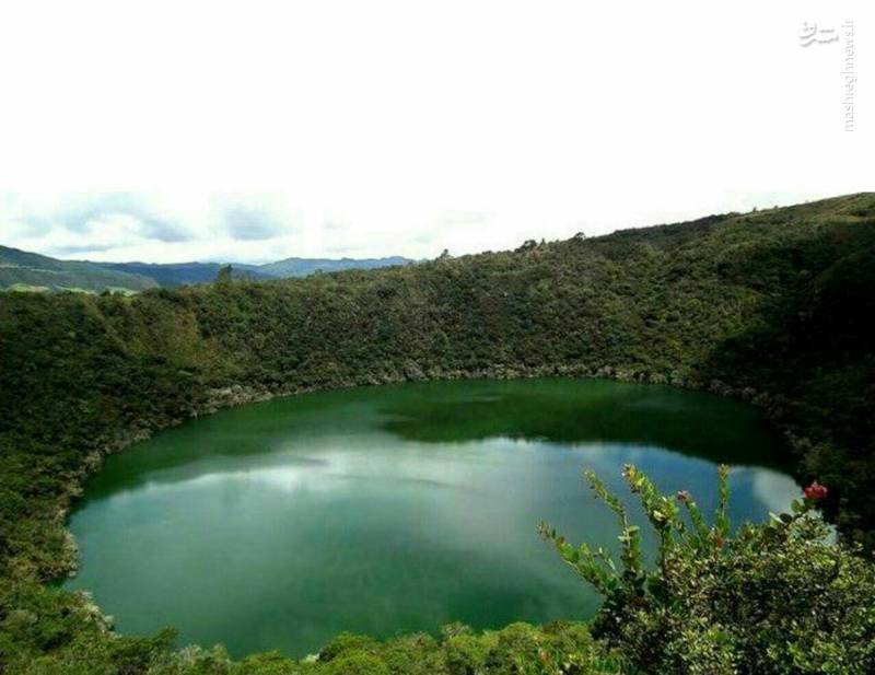دریاچه زیبای چورت (یا میانشه) به وسعت دو و نیم هکتار،  واقع در بخش چهاردانگه شهرستان ساری