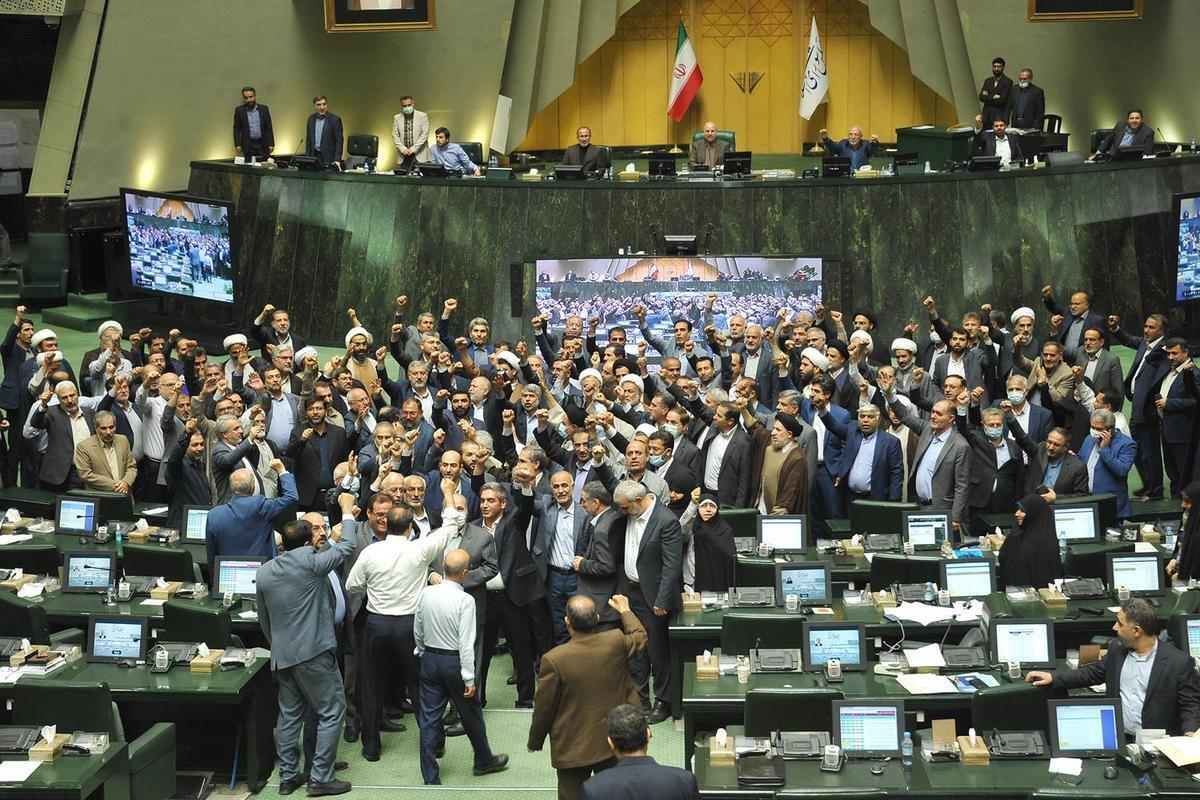 (ویدیو) فریاد «مرگ بر اسرائیل» در صحن مجلس