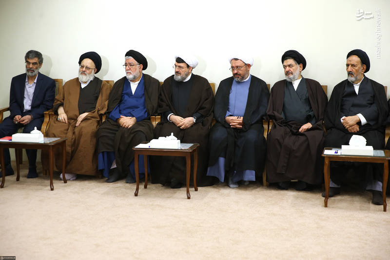  دیدار دست‌اندرکاران کنگره آیت‌الله مصطفی خمینی با رهبر انقلاب