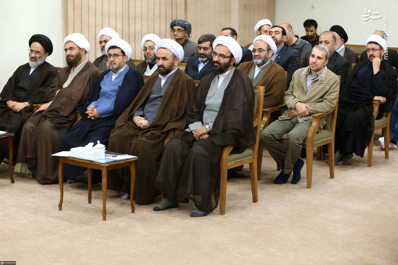  دیدار دست‌اندرکاران کنگره آیت‌الله مصطفی خمینی با رهبر انقلاب
