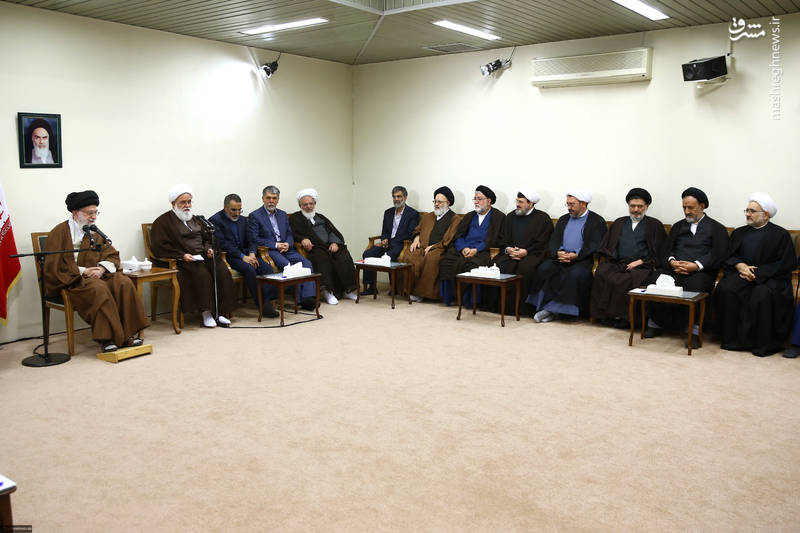  دیدار دست‌اندرکاران کنگره آیت‌الله مصطفی خمینی با رهبر انقلاب
