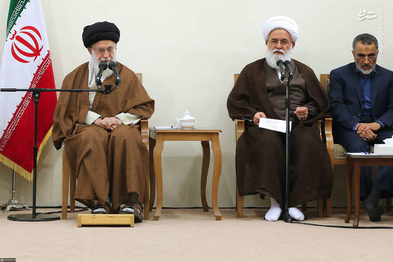  دیدار دست‌اندرکاران کنگره آیت‌الله مصطفی خمینی با رهبر انقلاب