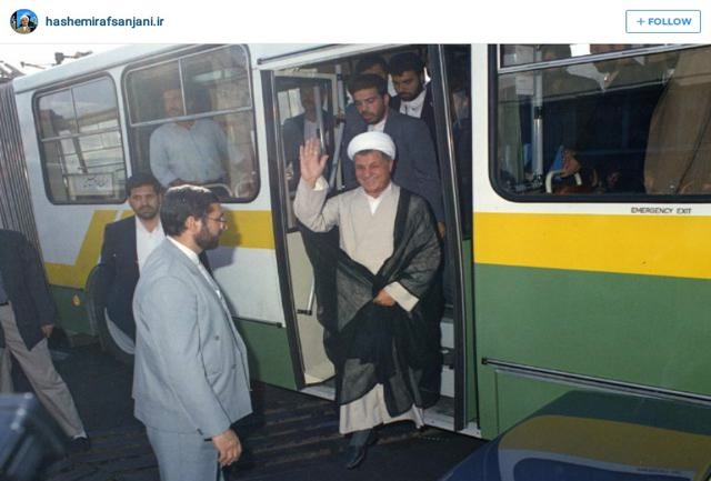 (تصویر) هاشمی رفسنجانی در اتوبوس واحد