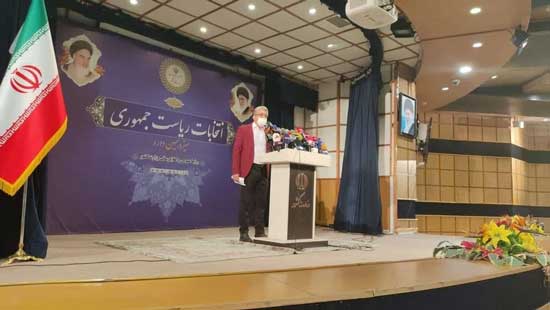 احمدینژاد جدید با کت قرمز کاندیدا شد احمدینژاد جدید با کت قرمز کاندیدا شد