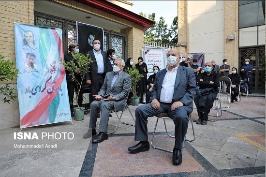 عیسی کلانتری مجدداً نحوه نشستنش را تکرار کرد! عیسی کلانتری مجدداً نحوه نشستنش را تکرار کرد!