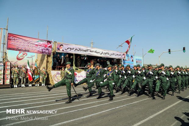 رژه ۳۱ شهریور نیروهای مسلح در زنجان