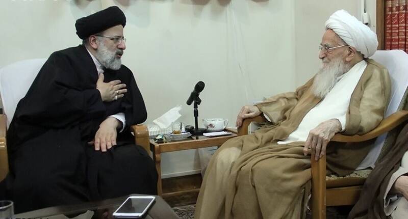 دیدار حجت الاسلام رئیسی با حضرت آیت الله صافی گلپایگانی دیدار حجت الاسلام رئیسی با حضرت آیت الله صافی گلپایگانی