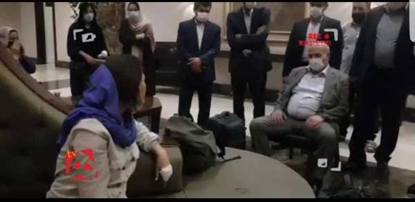 مدل نشستن عیسی کلانتری خبرساز شد مدل نشستن عیسی کلانتری خبرساز شد