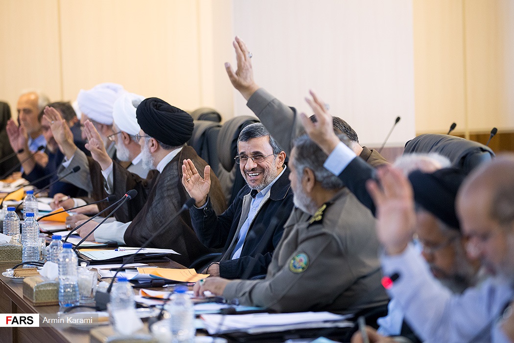 (تصاویر) خندههای احمدینژاد در جلسه مجمع تشخیص (تصاویر) خندههای احمدینژاد در جلسه مجمع تشخیص