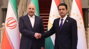 استقبال رئیس مجلس ملی تاجیکستان از قالیباف استقبال رئیس مجلس تاجیکستان از قالیباف