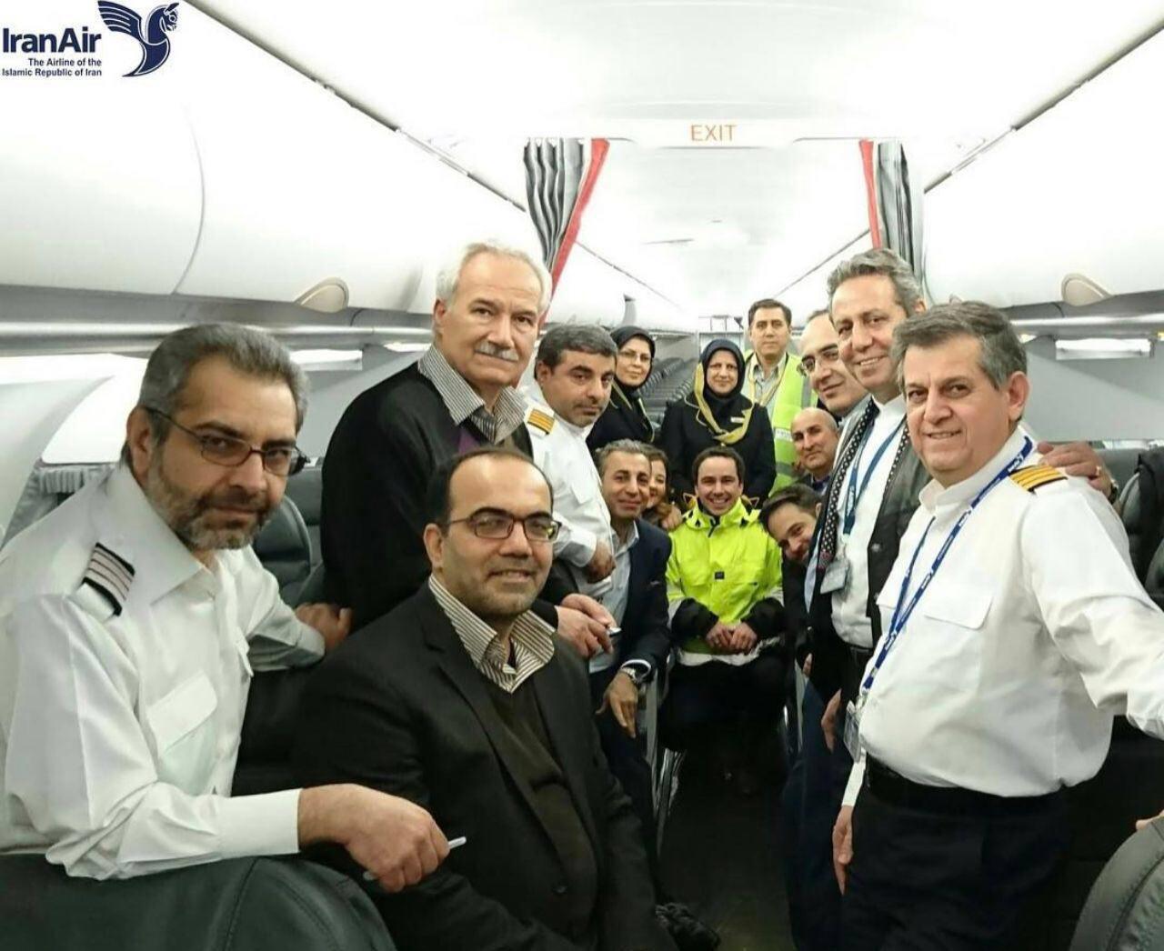  خلبانان و مهمانداران جدیدترین ایرباس ایران
