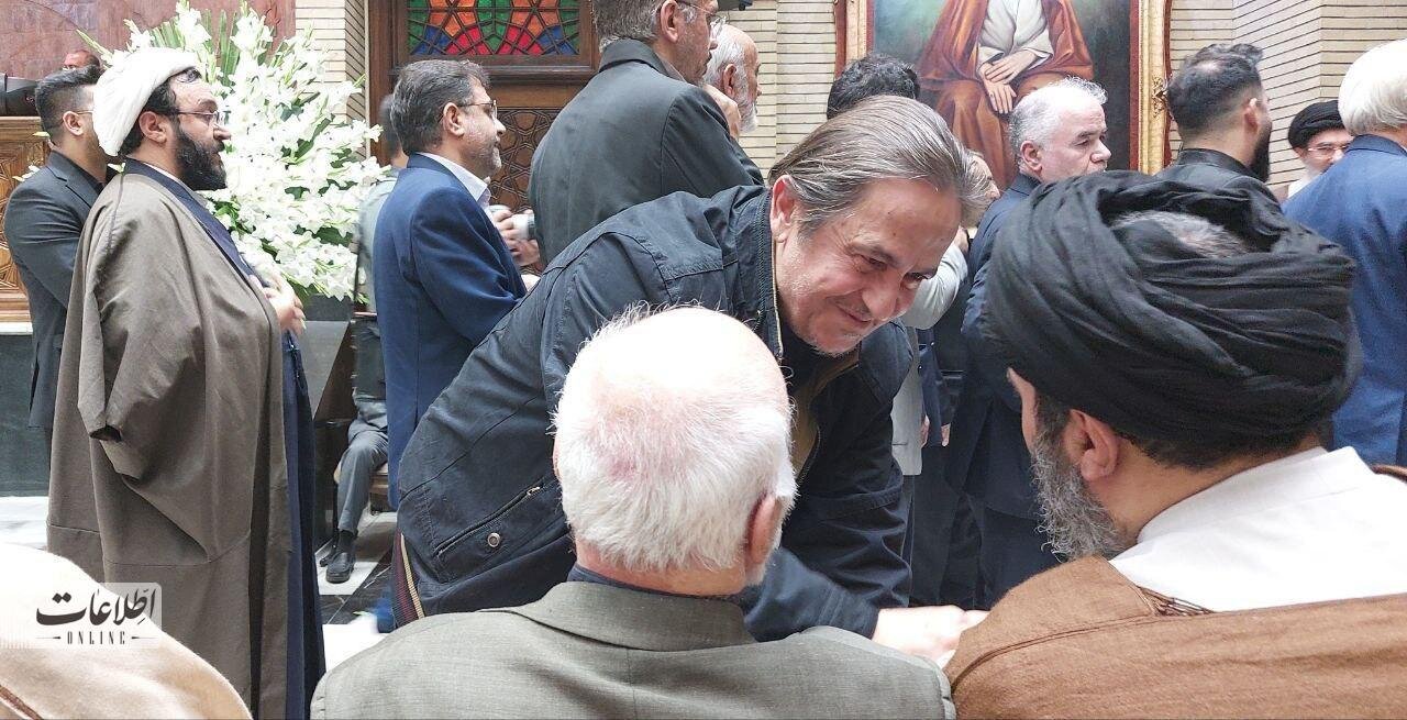 احوالپرسی پدر روح‌الله زم با تیپ متفاوت با فرزند رهبر انقلاب +عکس