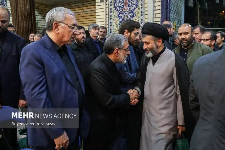 عکس جدید از ۲ فرزند رهبر انقلاب در مراسم بزرگداشت ابراهیم رئیسی و همراهانش