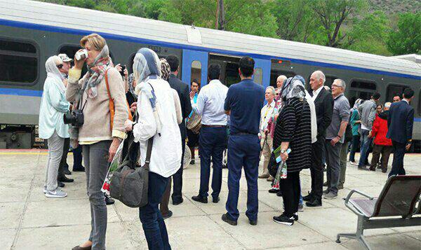 استقبال از گردشگران خارجی در سوادکوه + تصاویر