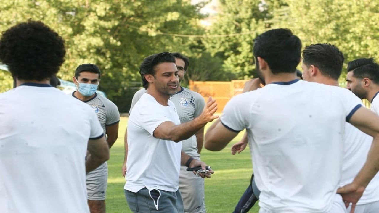مجیدی به استقلالیها پاداش داد مجیدی به استقلالیها پاداش داد