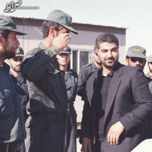 عکس / سردار سلیمانی در دهه هفتاد مرز پاکستان عکس / سردار سلیمانی در دهه هفتاد مرز پاکستان