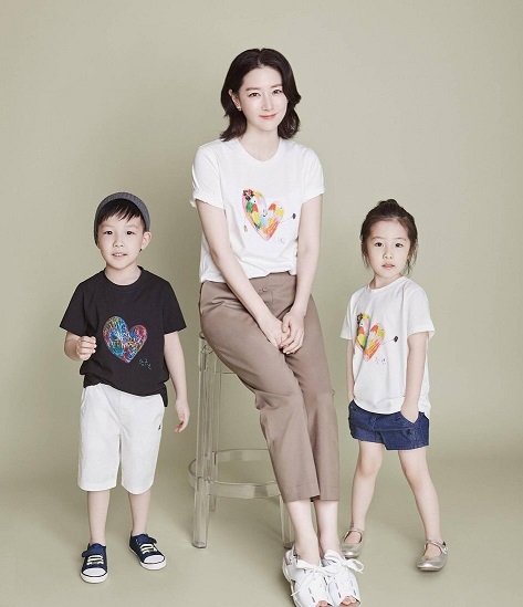 تصویر جالب از یانگوم در کنار فرزندانش