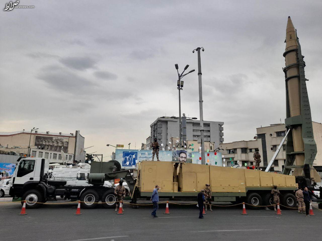 عکس / نمایش موشکهای خیبرشکن و عماد در حاشیه راهپیمایی روز قدس عکس / نمایش موشکهای خیبرشکن و عماد در حاشیه راهپیمایی روز قدس