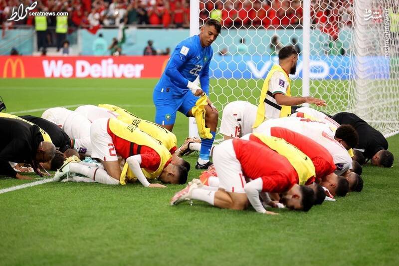 عکس/ سجده شکر بازیکنان مراکش پس از صعود عکس/ سجده شکر بازیکنان مراکش پس از صعود