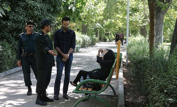تصاویر : تذکر پلیس به روزه خواران در تهران