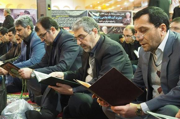 مراسم  بزرگداشت آیت الله هاشمی رفسنجانی در مصلای ساری به میزبانی آیت الله طبرسی و استاندار مازندران