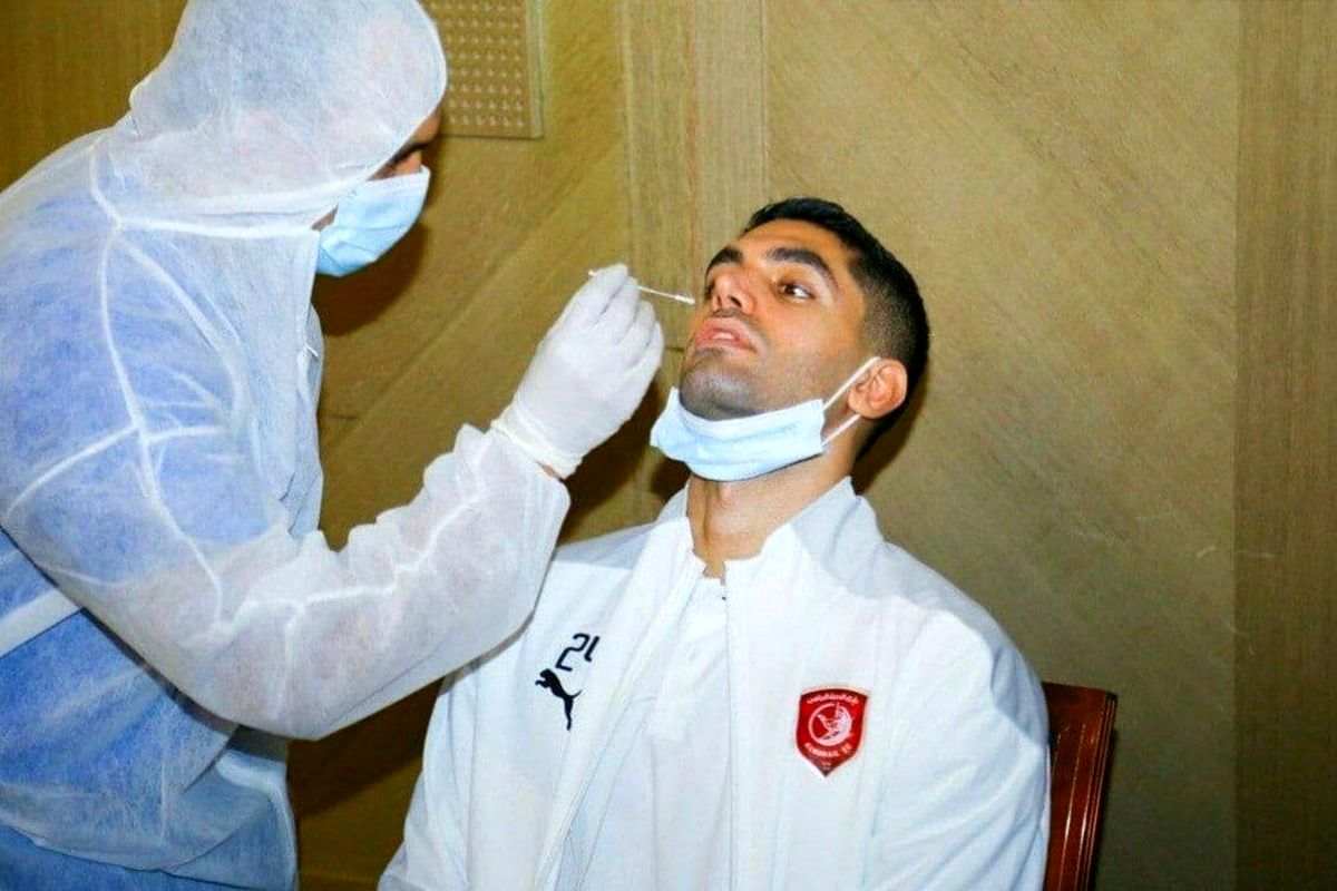 تست کرونای علی کریمی در جده +عکس