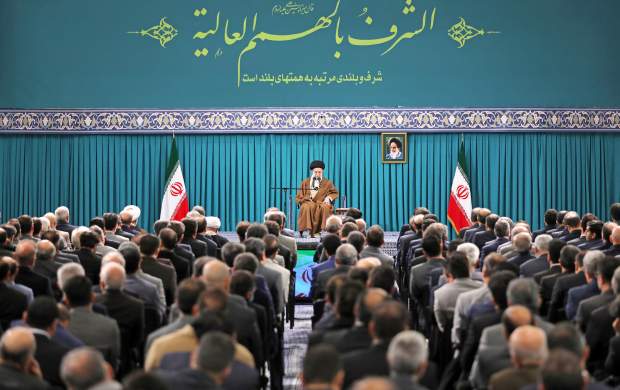 بخش خصوصی توانا و قدرتمندی در کشور داریم/ رئیس جمهور محترم اختلافات بخش دولتی و خصوصی را حل کند/ مهمترین وظیفه دولت بهبود فضای کسب و کار و برطرف کردن موانع آن است/ رشد نقدینگی باید متوقف بشود/ بعضی از دورهها، دورههای کمکاری دولتها بوده؛ دهه ۹۰ دهه پیشرفت خوبی برای ما نبود